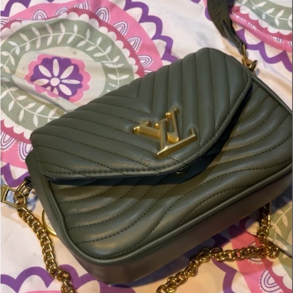 LOUIS VUITTON - Multi-Pochette NEW Wave Handbag - Leather Green for Women, - Picture 1 of 2